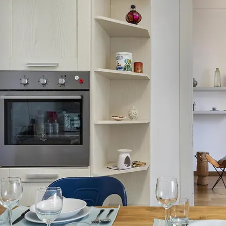 Lägenhet Bright In San Martino By Wonderful Italy Genua